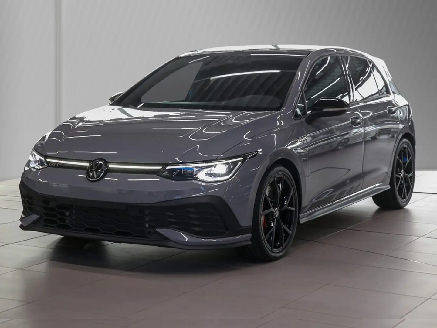 Volkswagen Golf GTI Clubsport 2,0 l TSI 300 PS 7-Gang DSG Šedá - 2