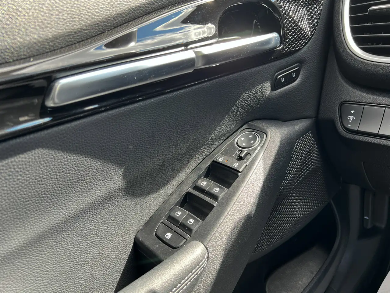 Kia Seltos снимка Kia Seltos
