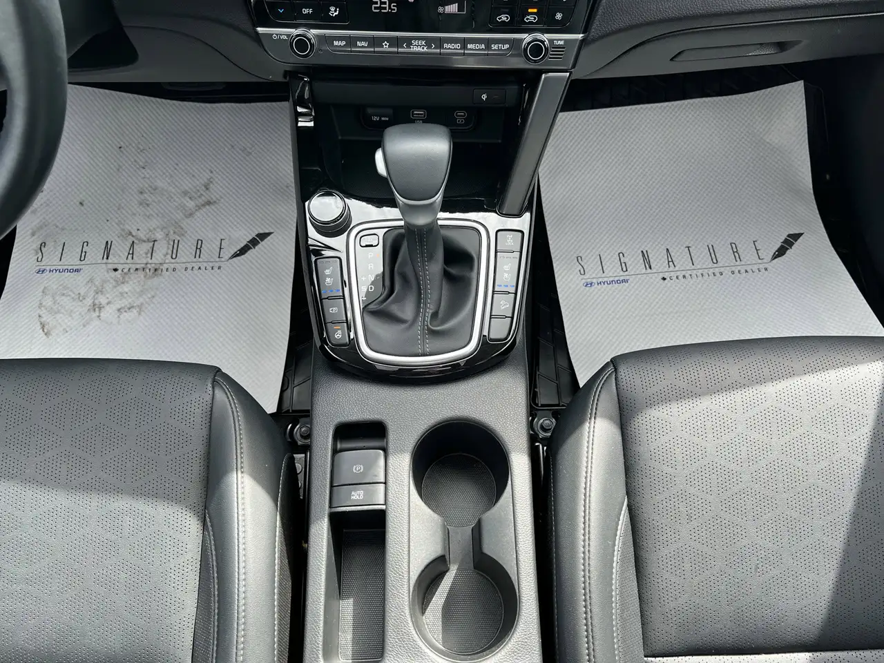 Kia Seltos снимка Kia Seltos