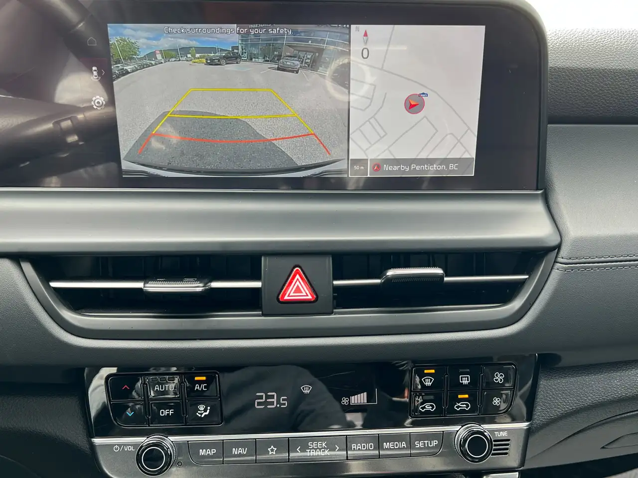 Kia Seltos снимка Kia Seltos