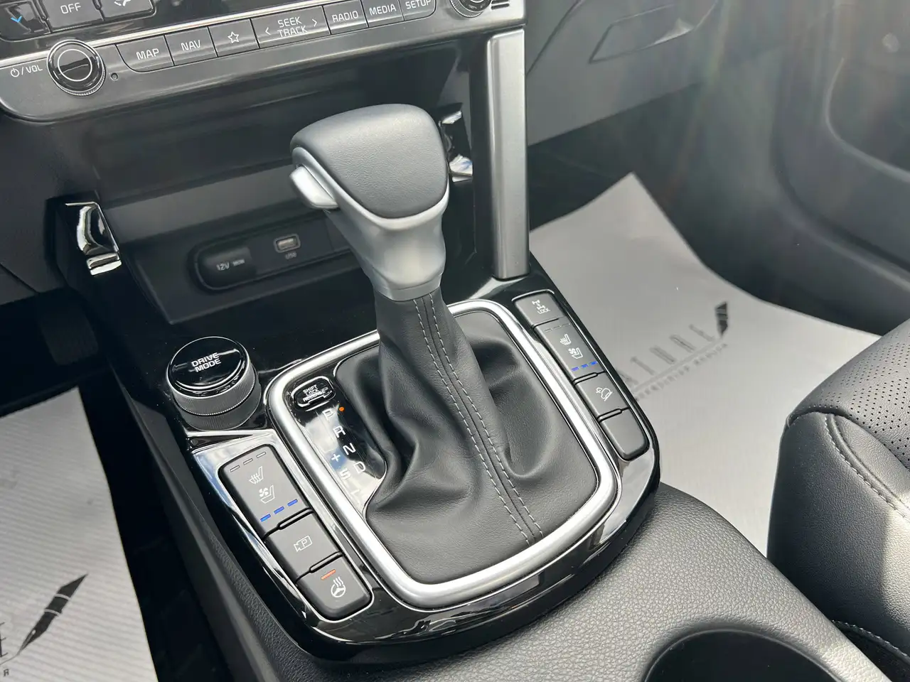 Kia Seltos снимка Kia Seltos