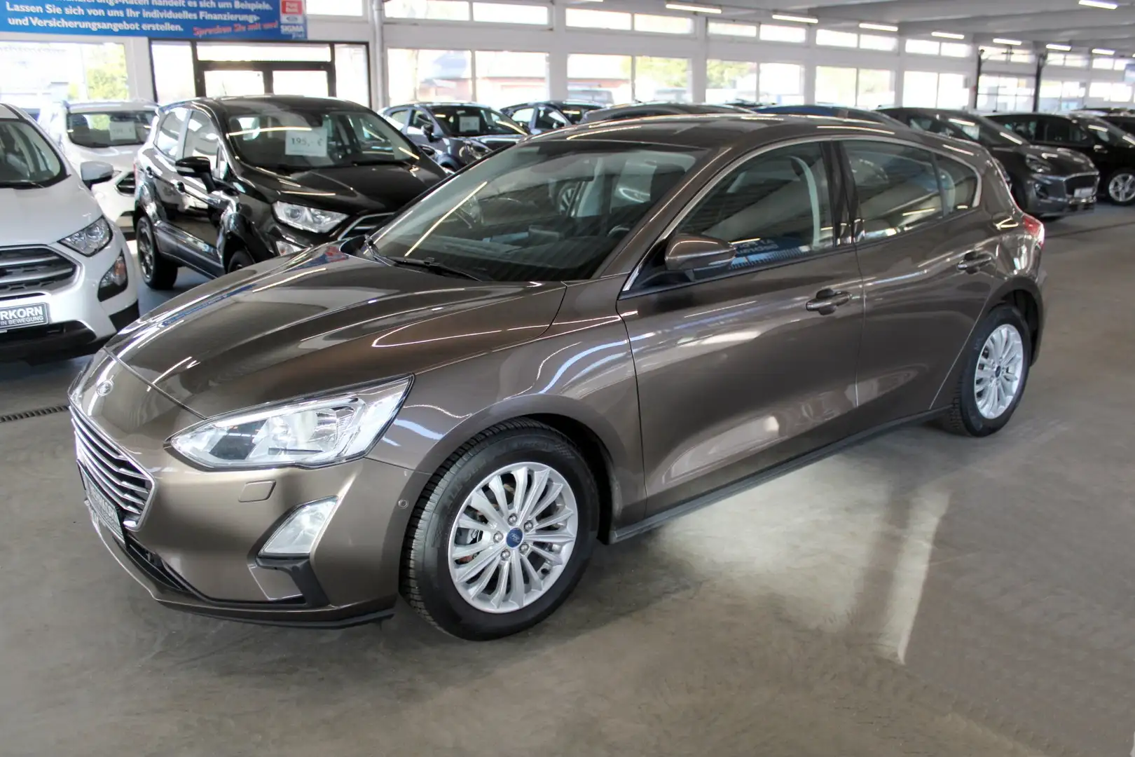 Ford Focus TITANIUM DAB CAM PDC Sitz + Scheibenheizung uvm. Braun - 2