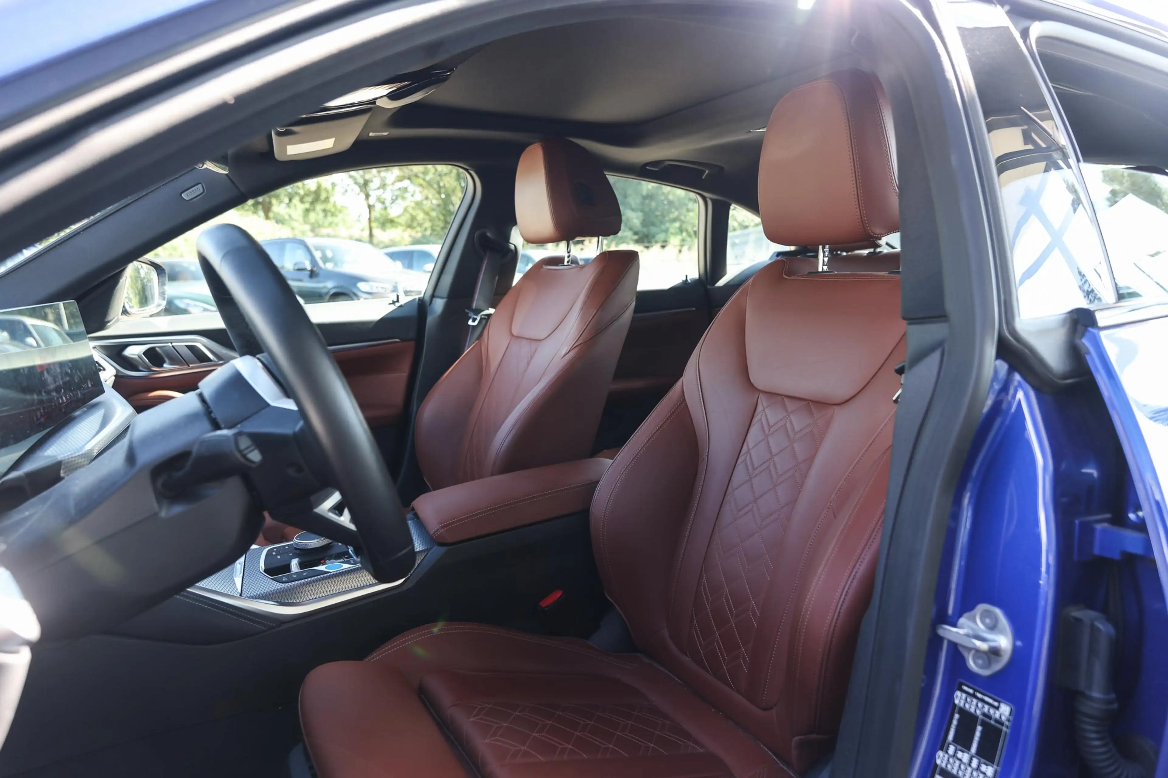 BMW i4 eDrive35 M Sport / Schuif-kanteldak / M Adaptief o — photo 10