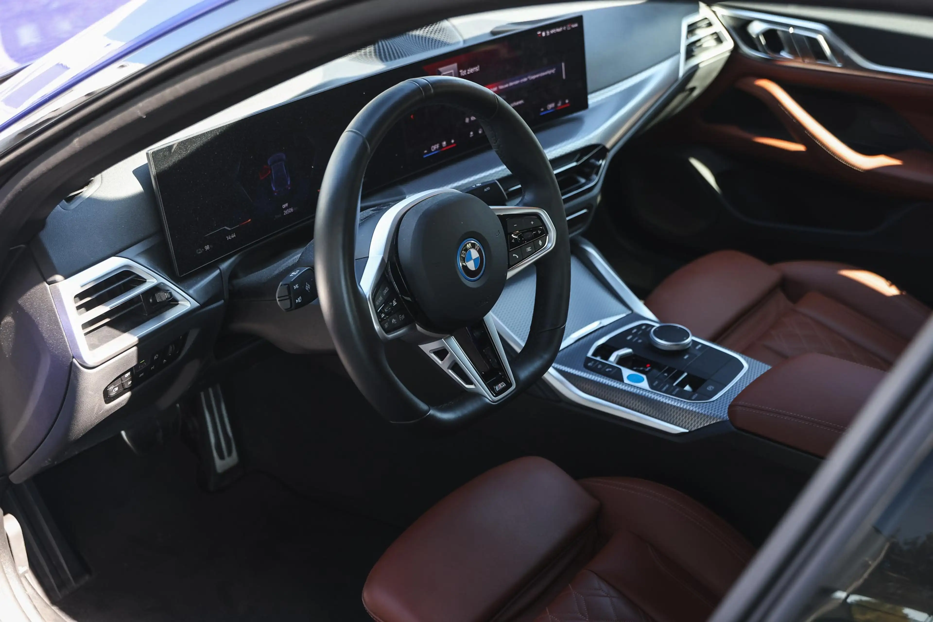 BMW i4 eDrive35 M Sport / Schuif-kanteldak / M Adaptief o — photo 12