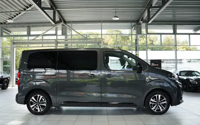 Citroen Spacetourer view 6