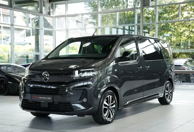 Citroen Spacetourer view 4