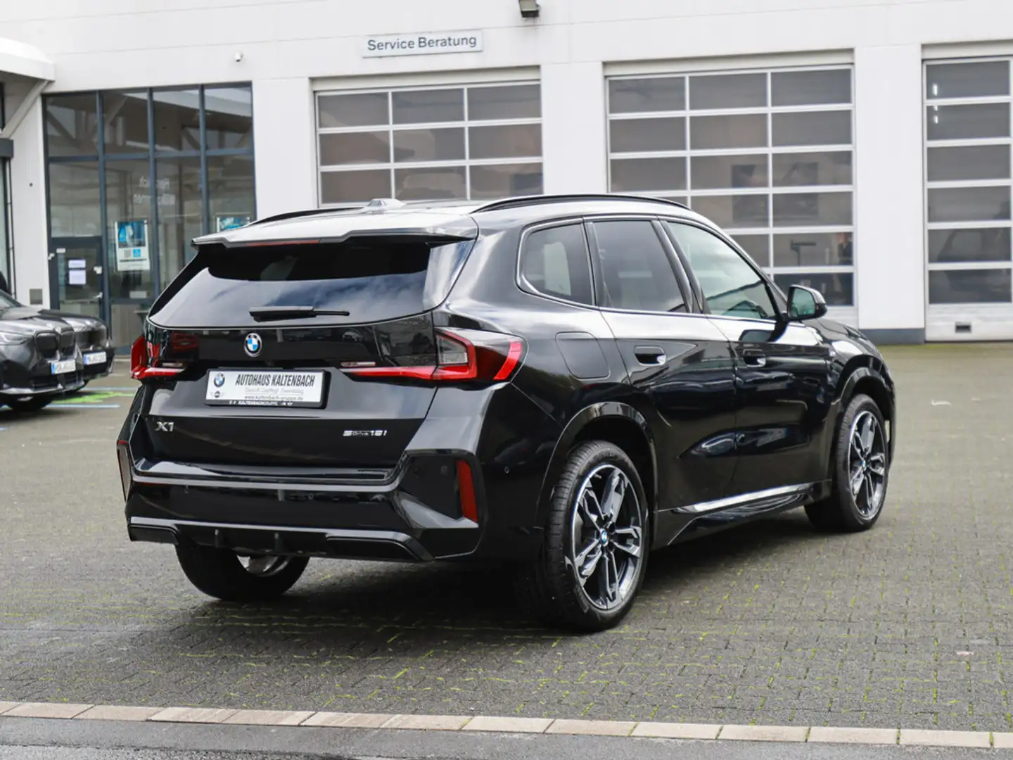 BMW X1 sDrive 18i M-Sport AHK PANO LED ACC NAVI Nero - 2