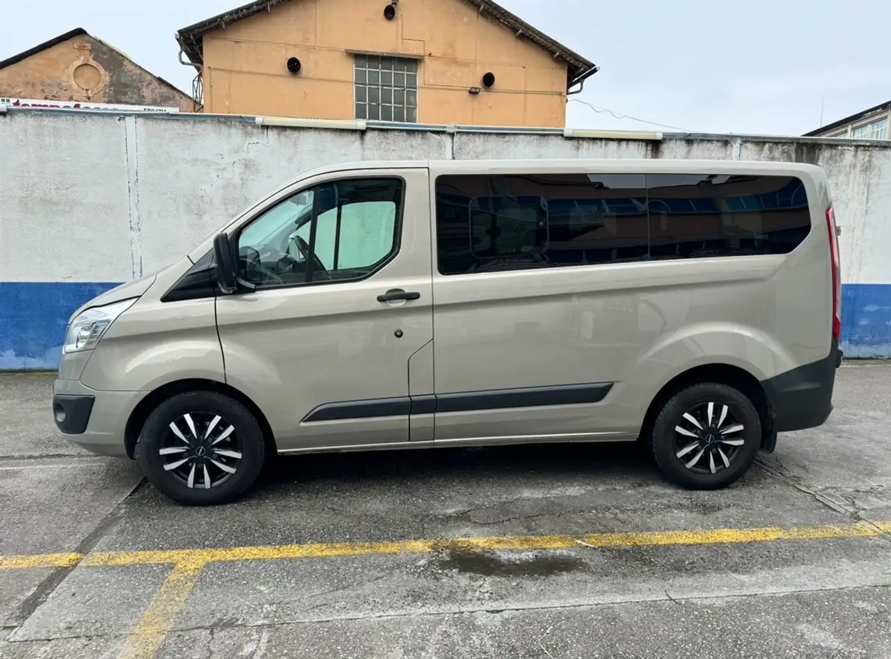 Ford Transit Custom occasion | MPV | Grijs | in Genova - Ge voor € 26.000,-