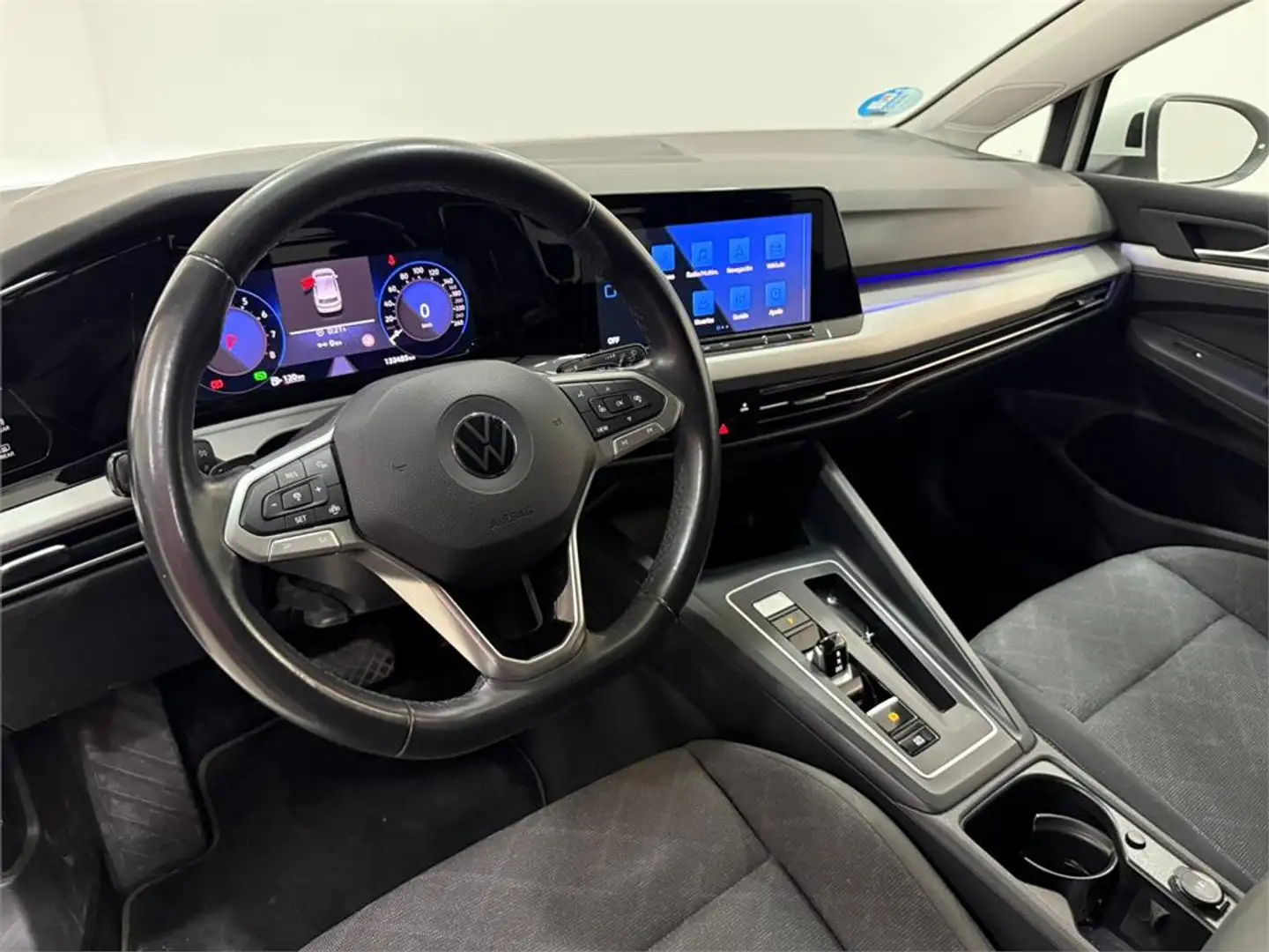 Volkswagen Golf 1.0 eTSI Life DSG 81kW - 2