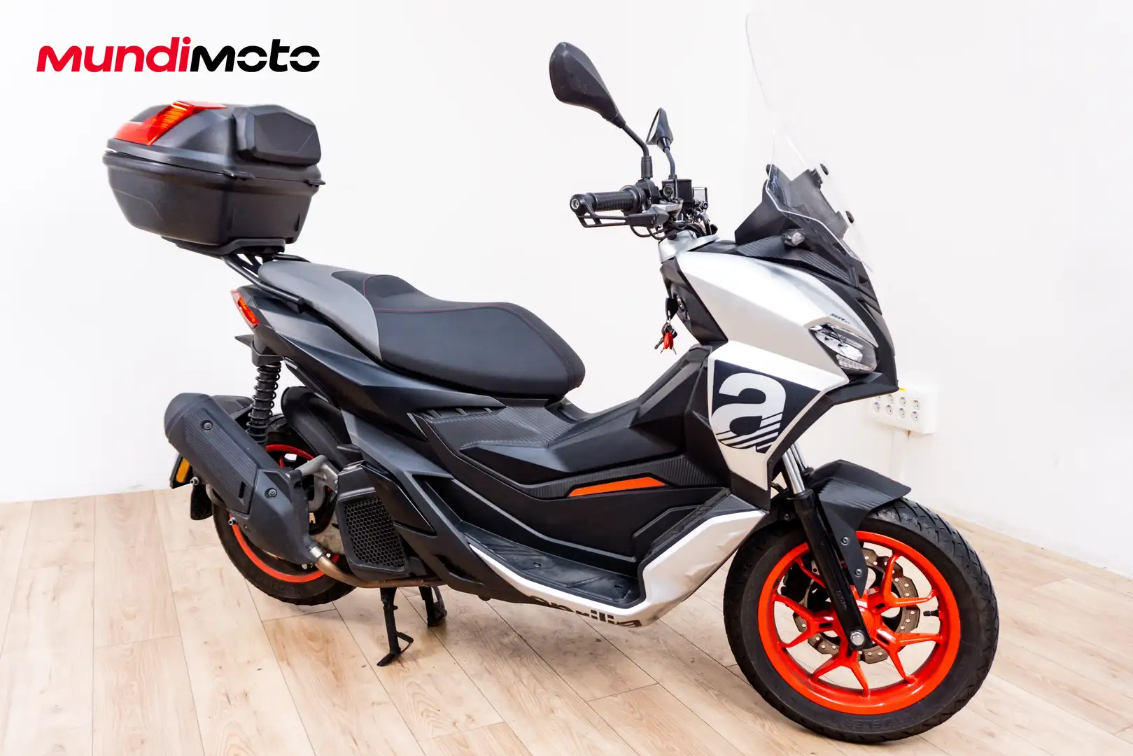Aprilia SR GT 125 - 2