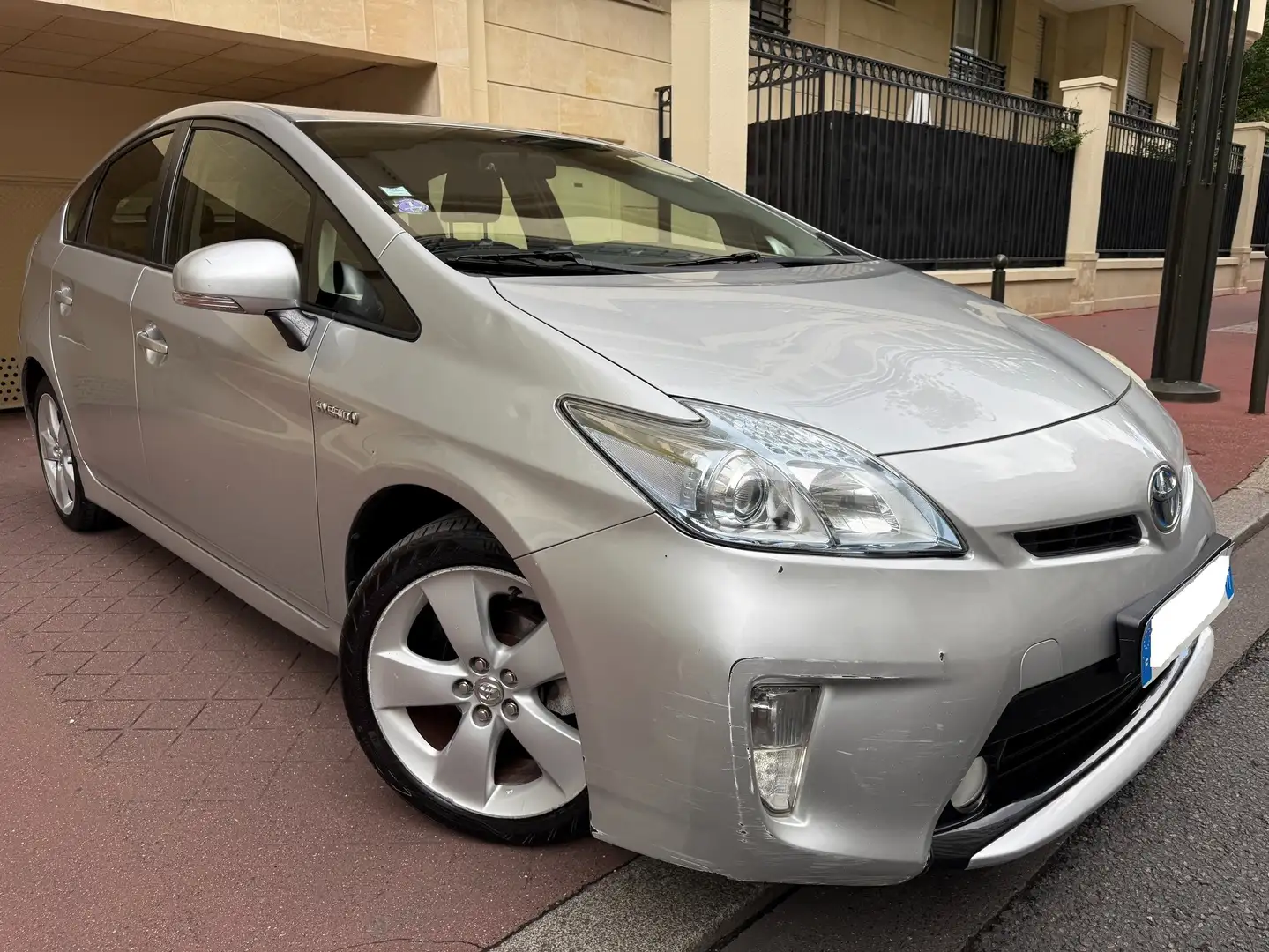 Toyota Prius PRIUS 136H DYNAMIC 17 Argent - 1