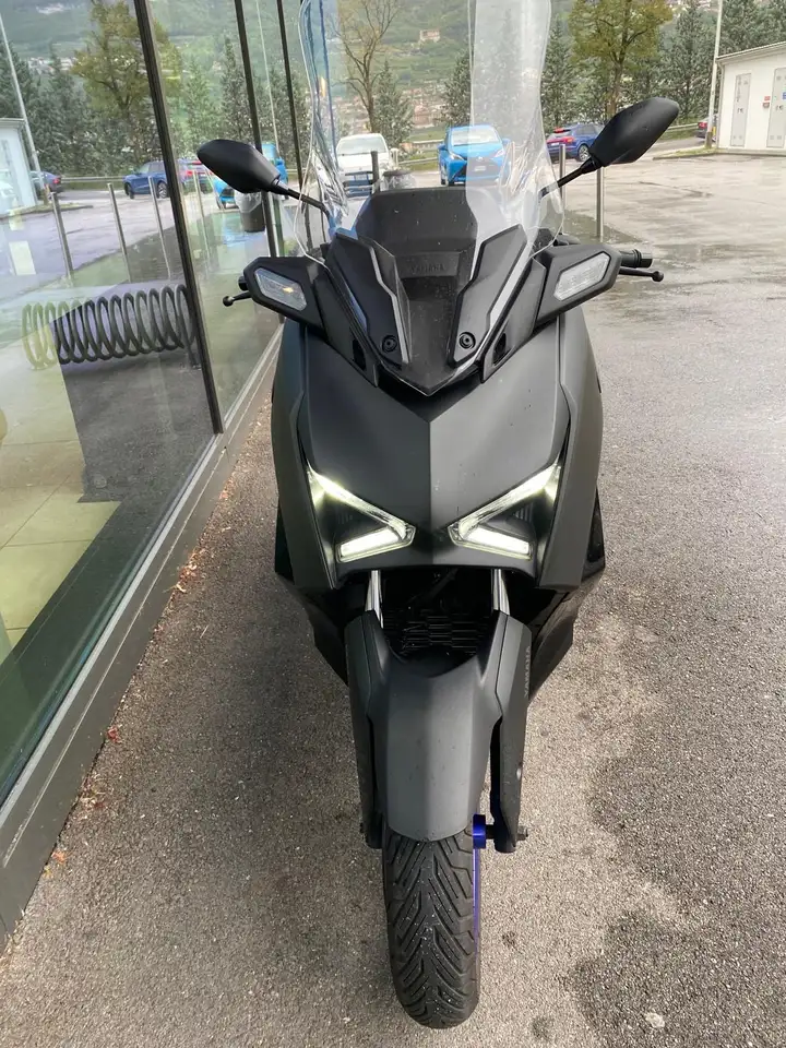 Yamaha X-Max 300