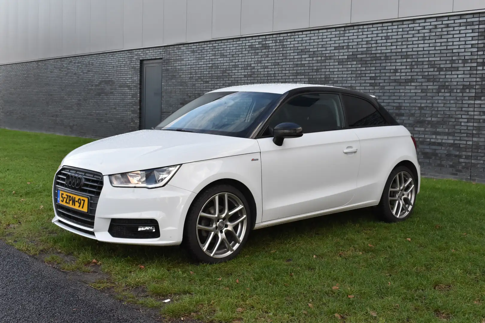 Audi A1 1.4 TFSI Pro Line Navigatie Parkeersensoren Wit - 2