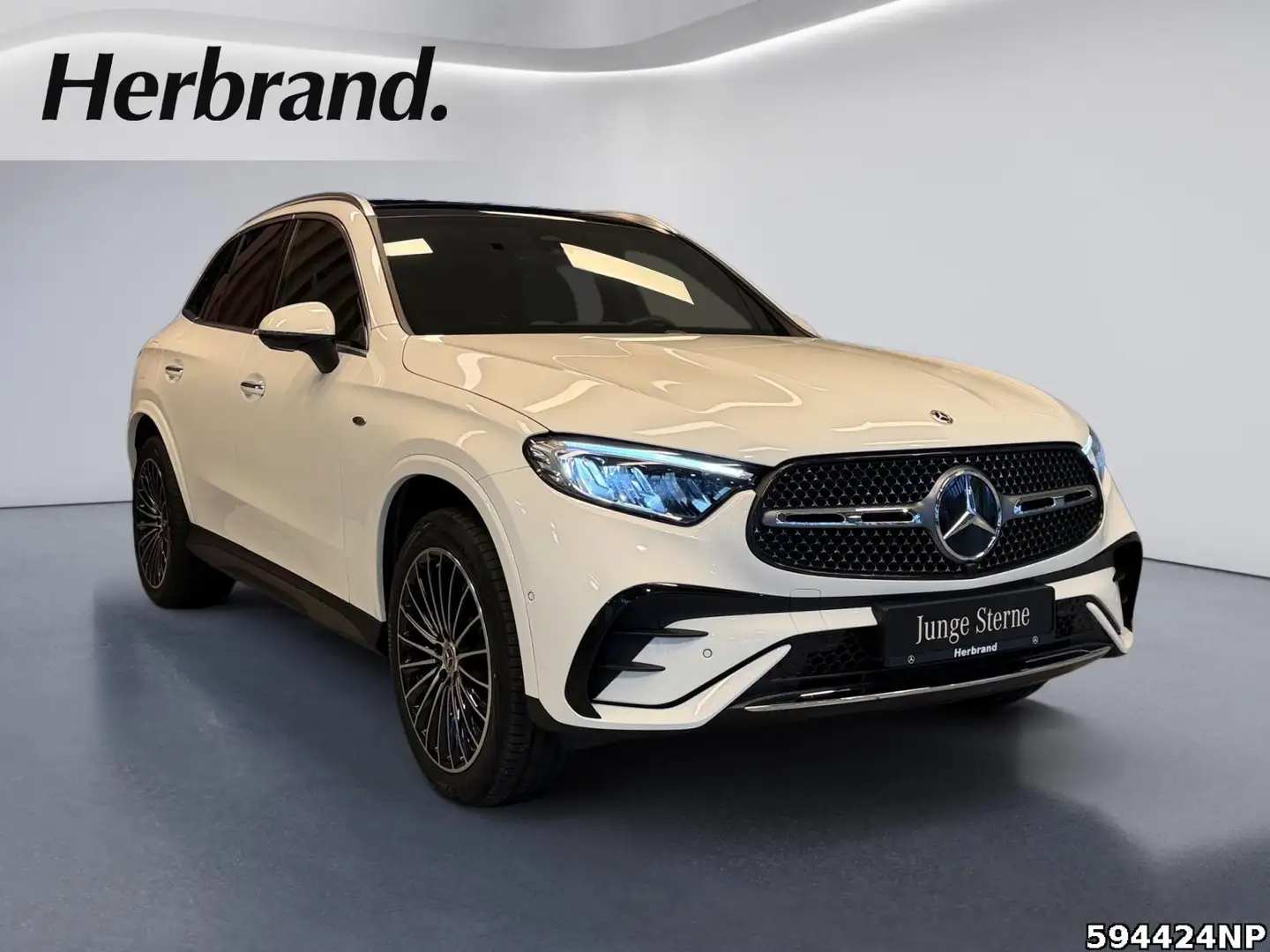 Mercedes-Benz GLC 300 e 4M AMG  Pano AHK LED Memory Ambiente. Weiß - 2