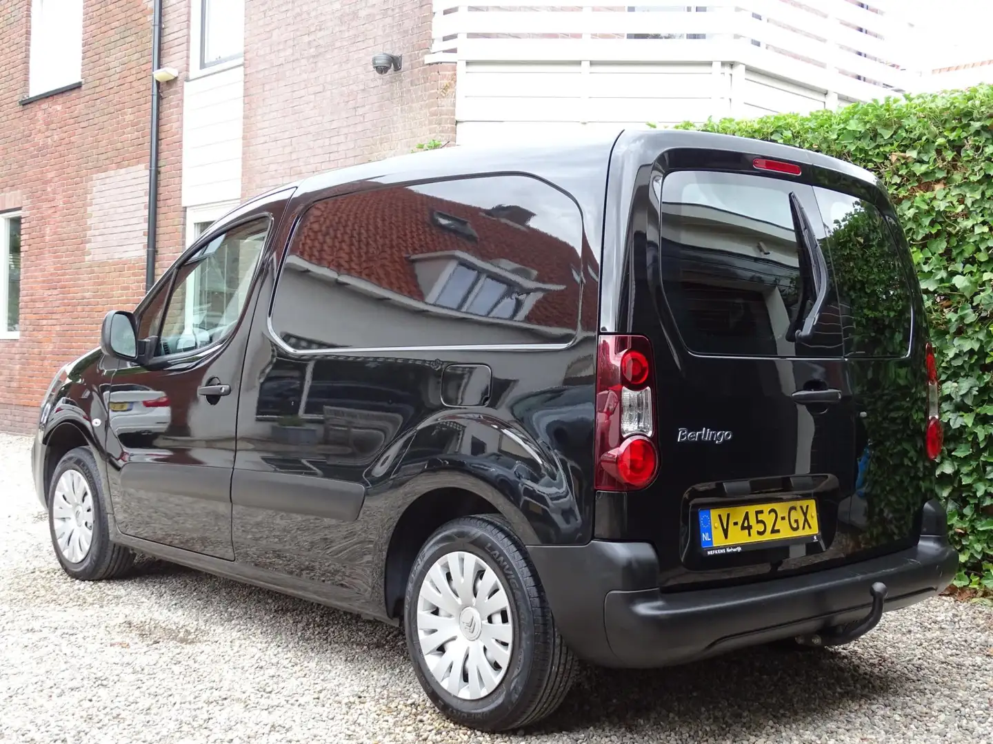 Citroen Berlingo 1.6 BlueHDI 100 Club S&S | Automaat | Euro 6 | N.A Zwart - 2