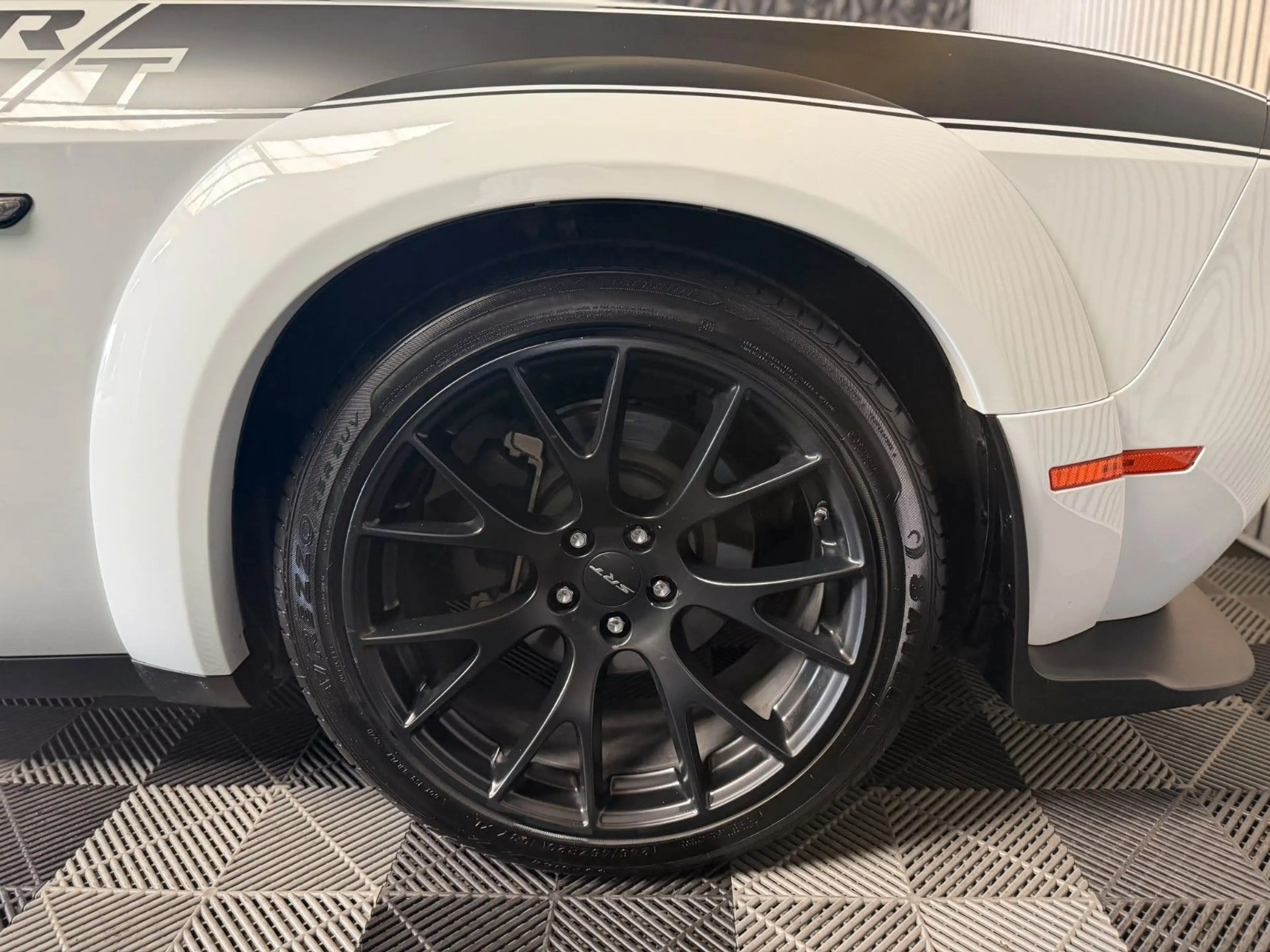 Dodge Challenger V8 5,7 R/T  380PS Widebody — photo 12