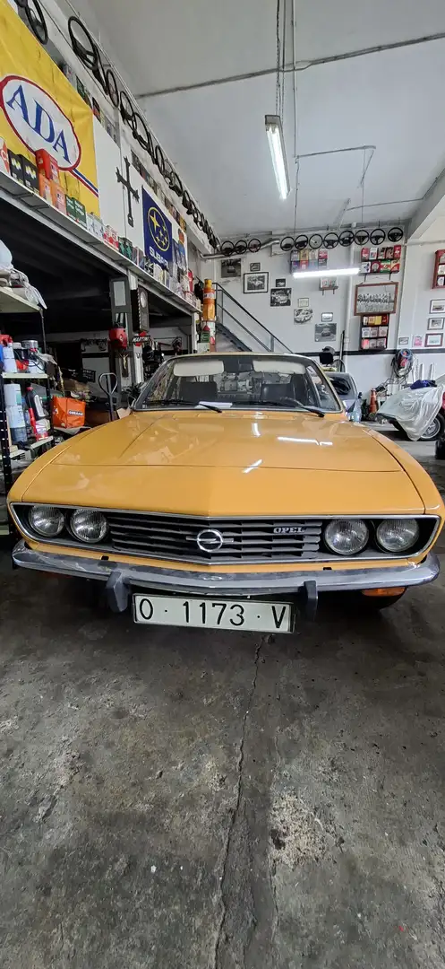 Opel Manta 1.6 Beige - 1