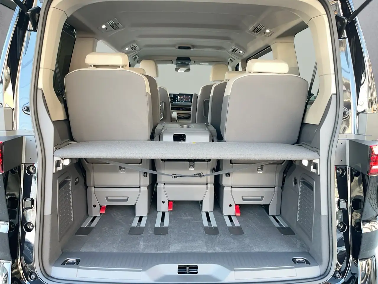 Volkswagen T7 Multivan 2026 — фото 11