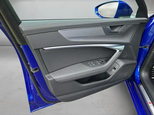 Audi A6 view 6
