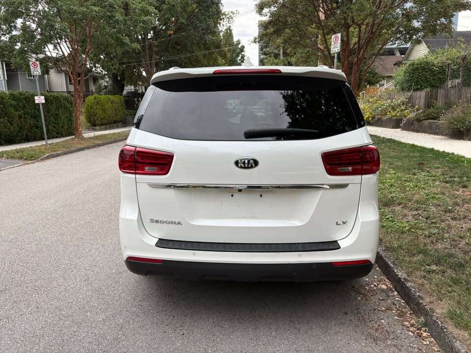 2020 Kia Sedona LX Passenger Van Automatic — снимка 1