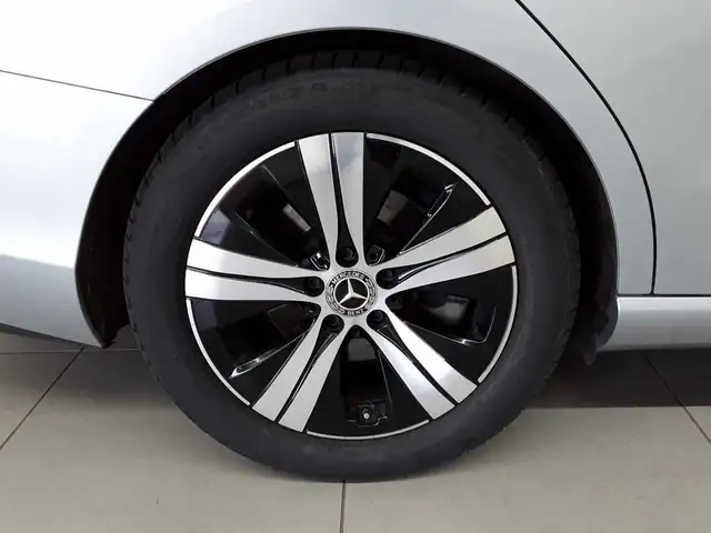 Mercedes-Benz C-Class view 18