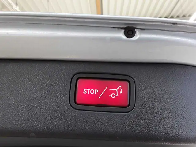 Mercedes-Benz C-Class view 19