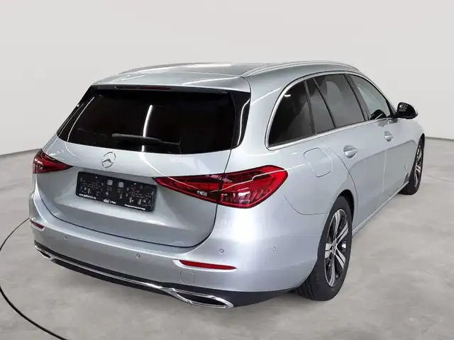 Mercedes-Benz C-Class view 4