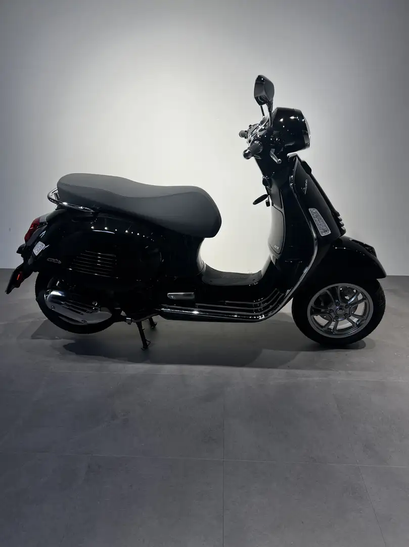 Vespa GTS 125 Negru - 2