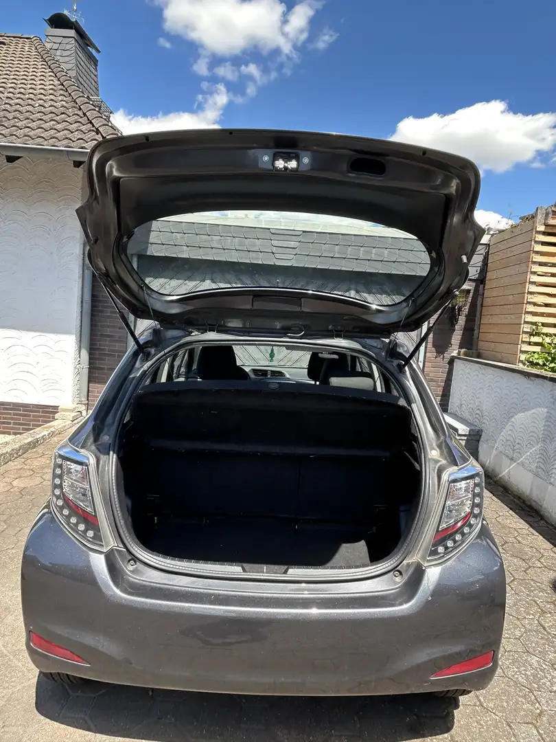 Toyota Yaris Yaris 1.33 VVT-i Edition 2014 Gris - 1