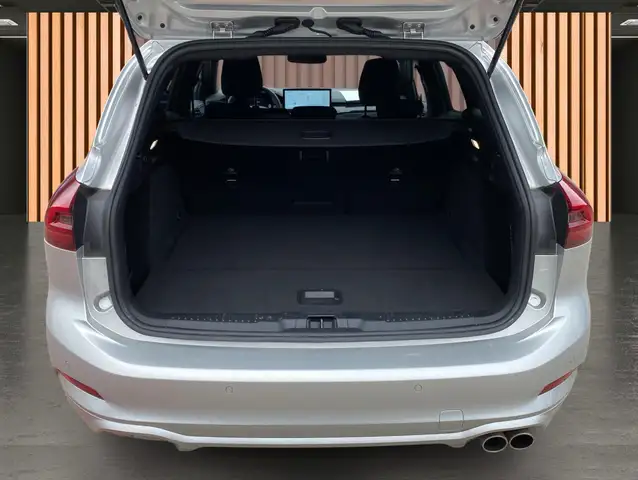 Ford Focus view 9