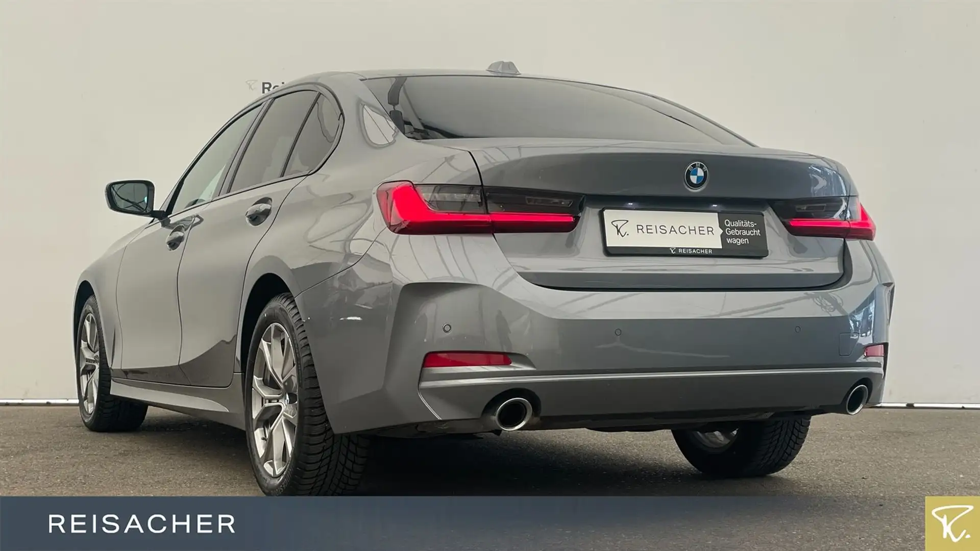 BMW 318 i A Lim LC+ SHZ PDC KliA DAB HiFi Navi 17"LM Grau - 2