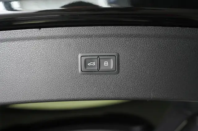 Audi Q5 view 8