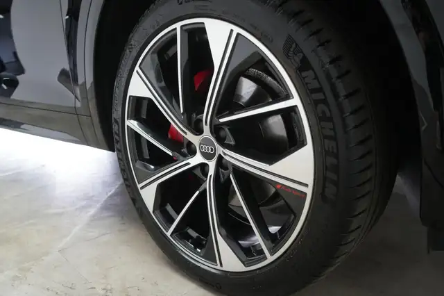 Audi Q5 view 15