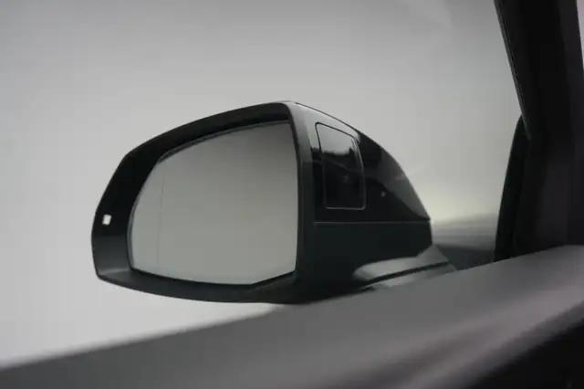 Audi Q5 view 25