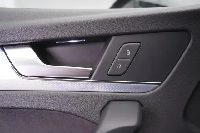 Audi Q5 view 28