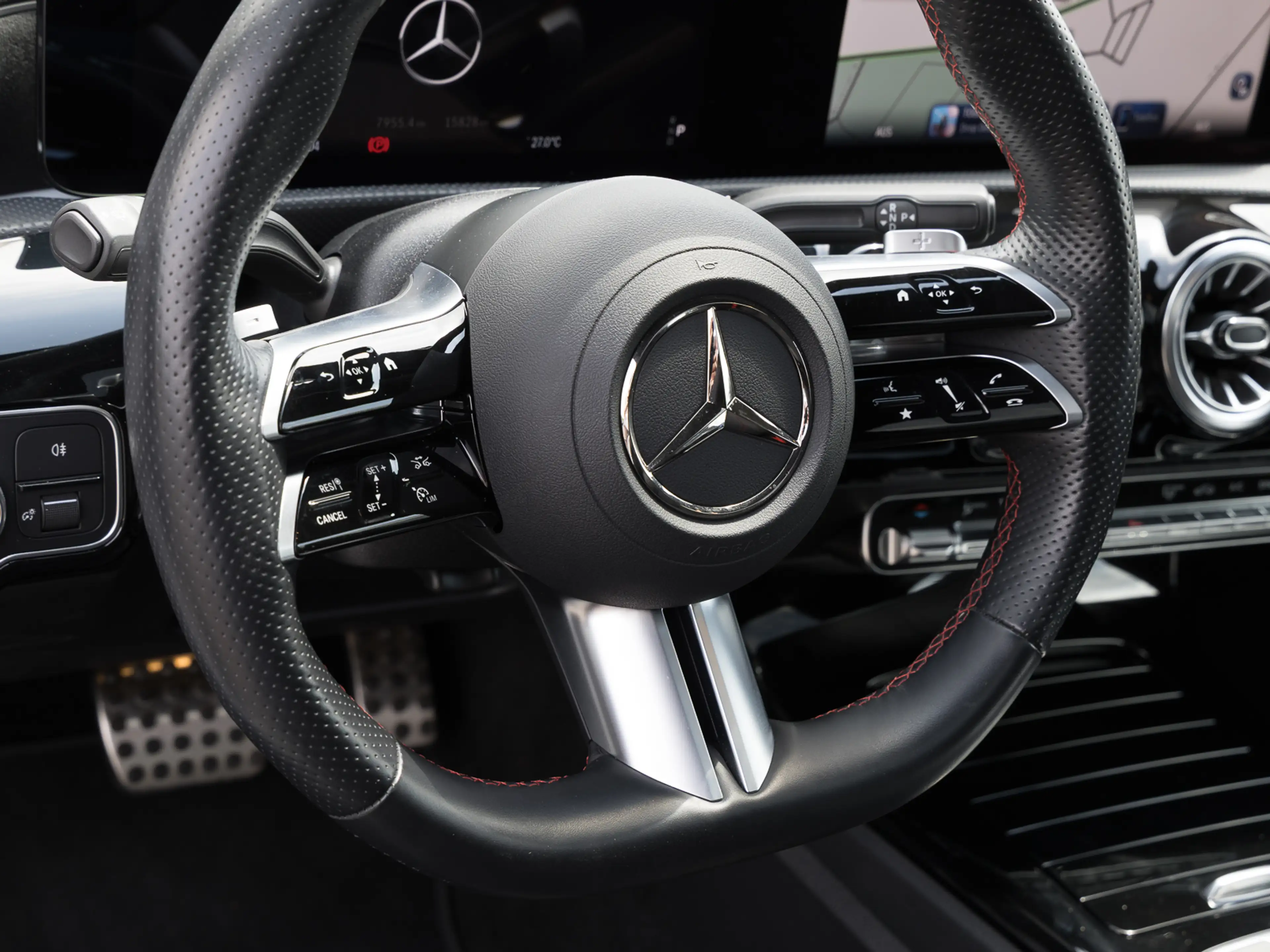 Mercedes-Benz CLA 220 4Matic AMG Line PANORAMA NAVI 360 MULTIBEAM-LED — photo 10