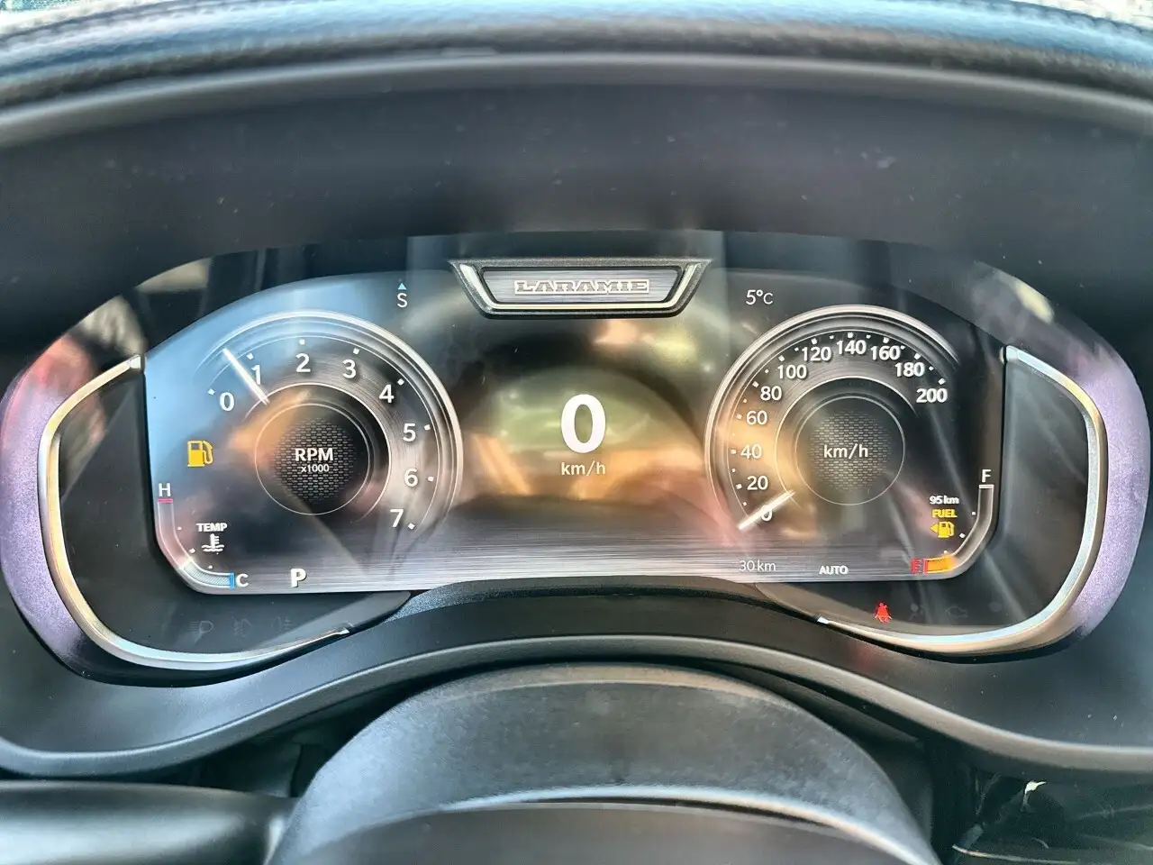 RAM 1500 снимка RAM 1500