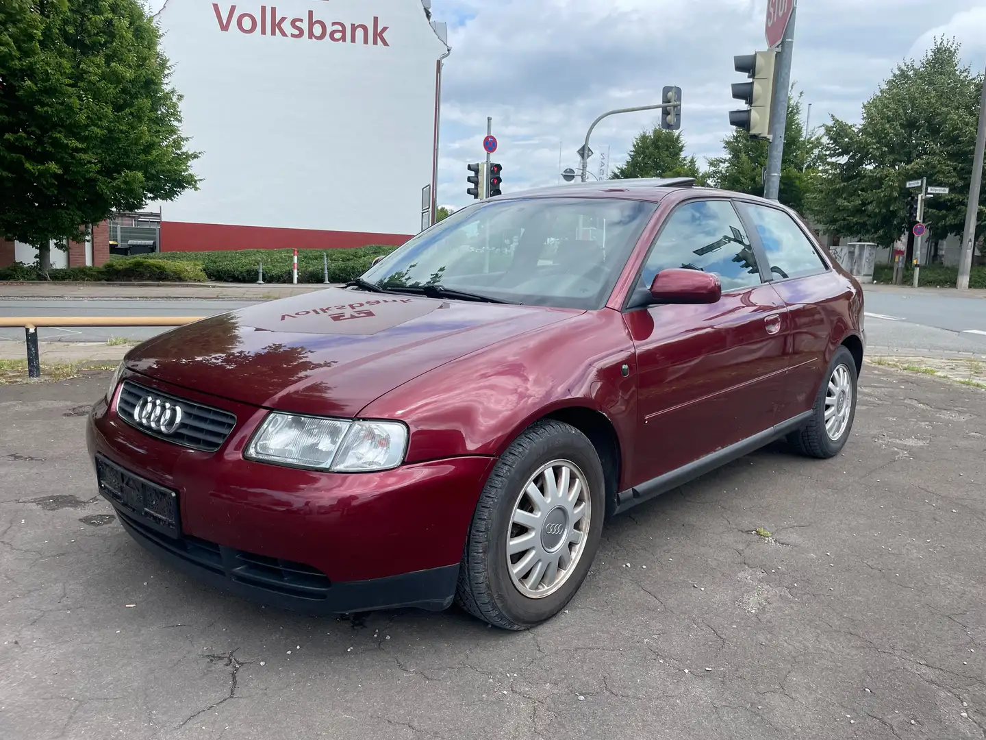 Audi A3 *STANDHEIZUNG*TEMPOMAT*SCHIEBEDACH*SHZ*PDC-HINTEN* Rouge - 1
