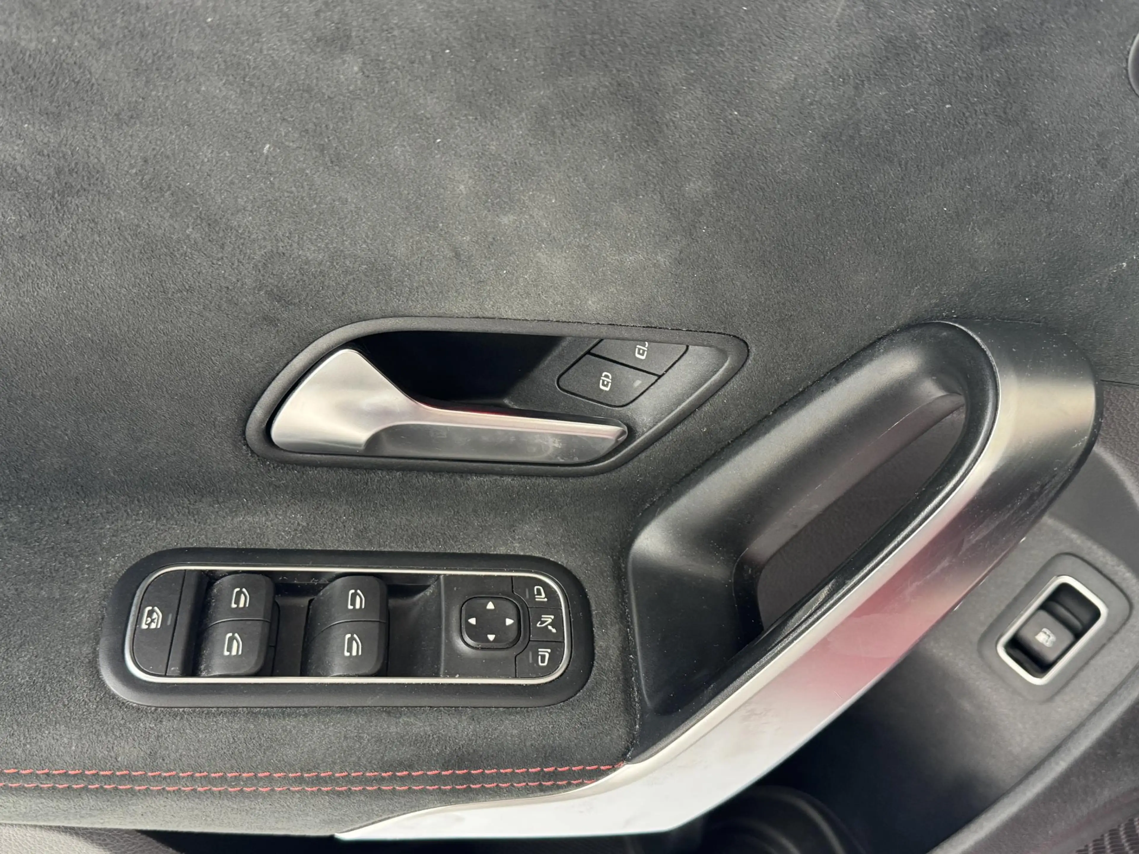 Mercedes-Benz A 250 e AMG Line | Binnen — photo 16