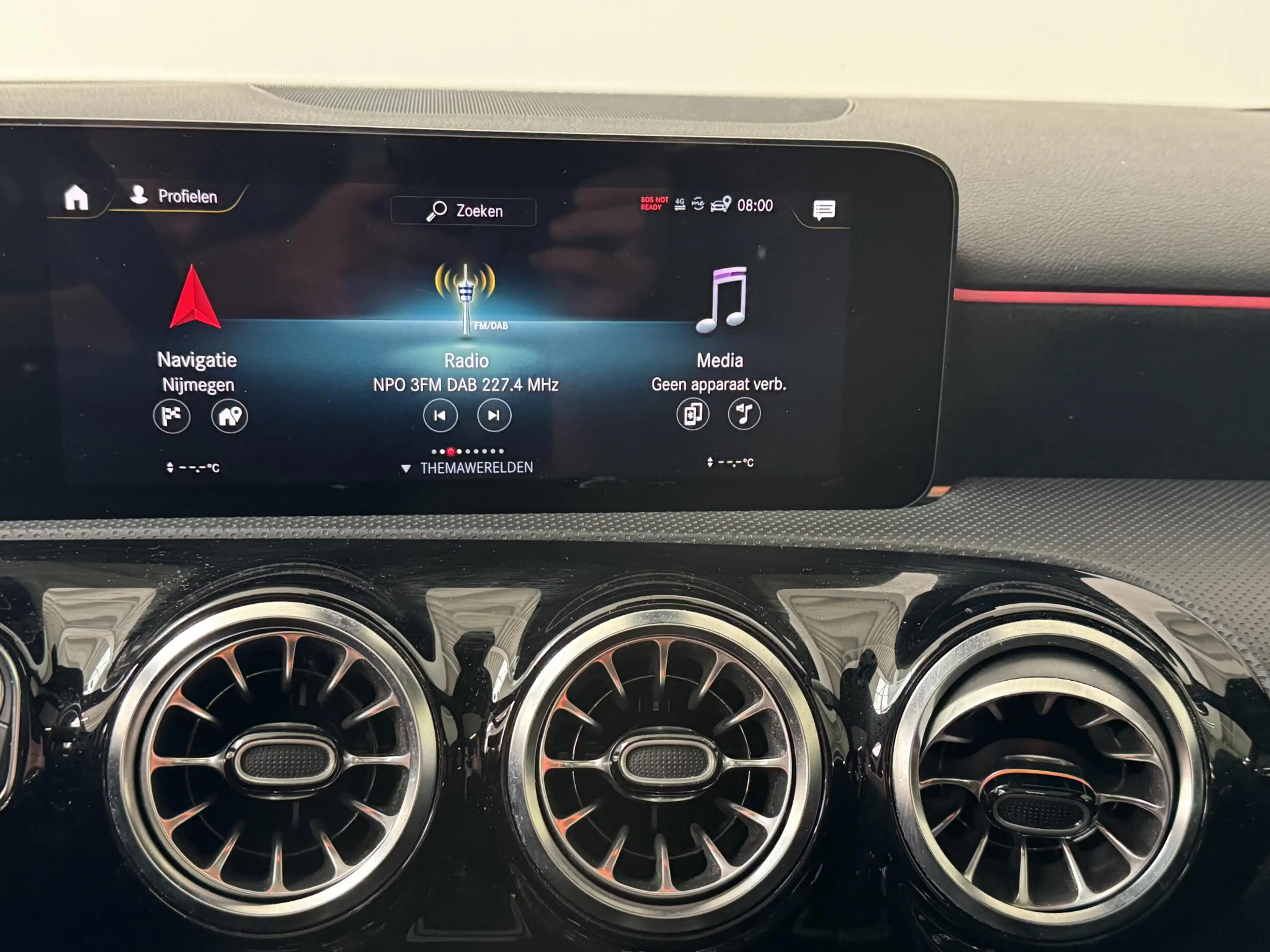 Mercedes-Benz A 250 e AMG Line | Binnen — photo 30
