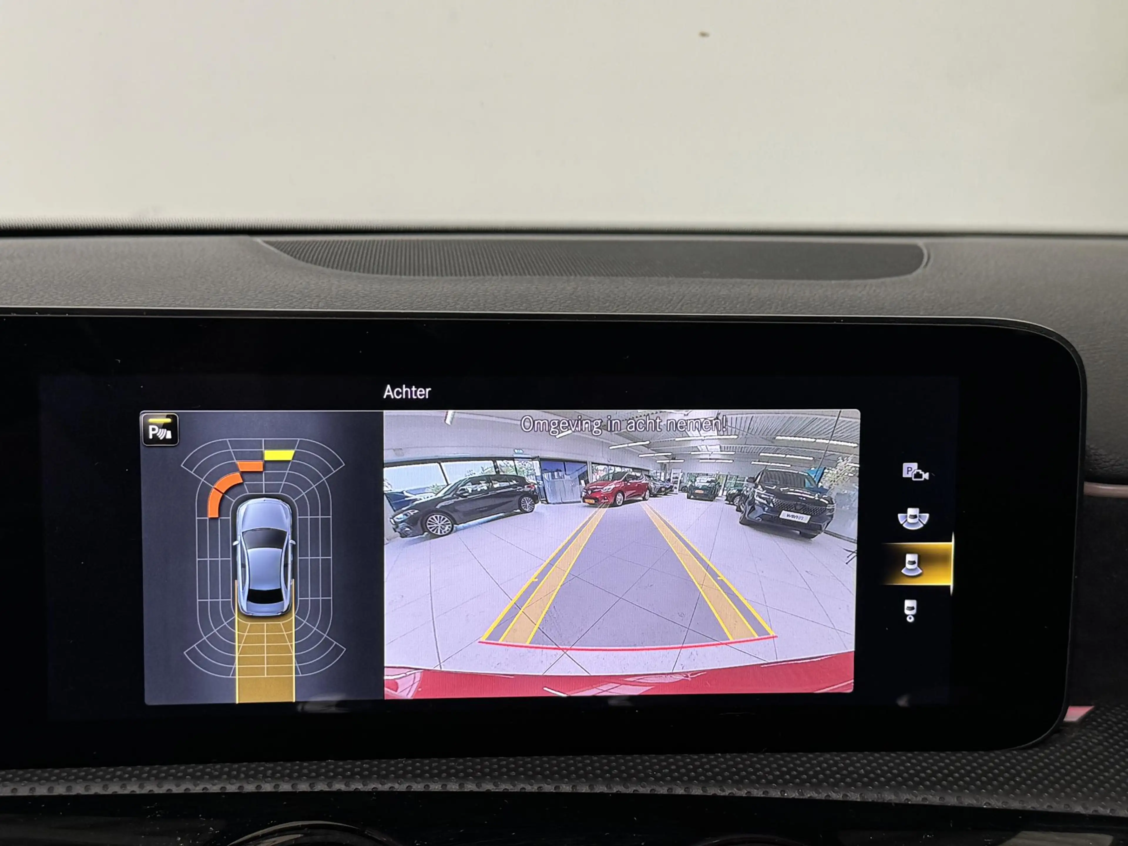 Mercedes-Benz A 250 e AMG Line | Binnen — photo 13