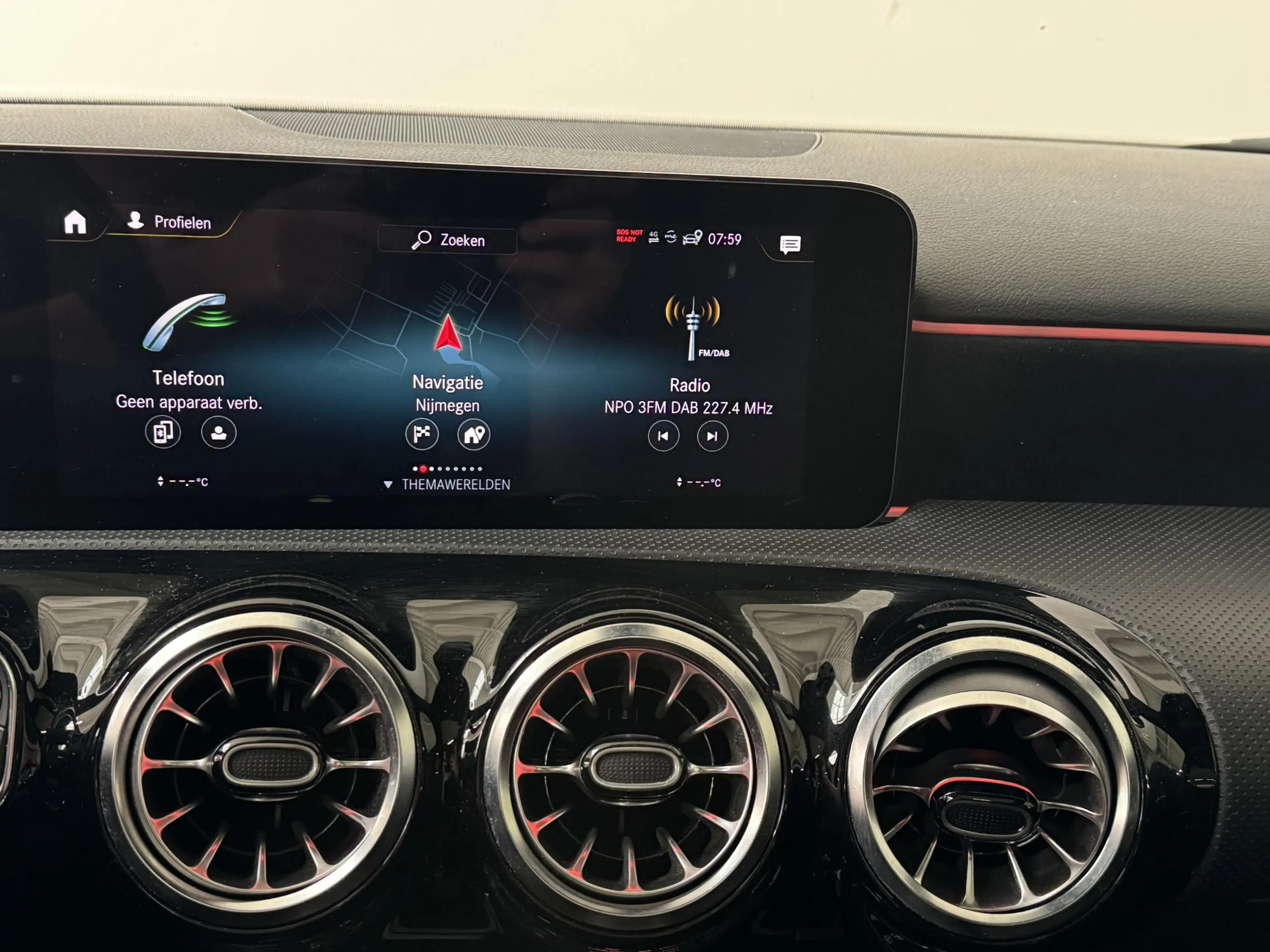 Mercedes-Benz A 250 e AMG Line | Binnen — photo 28