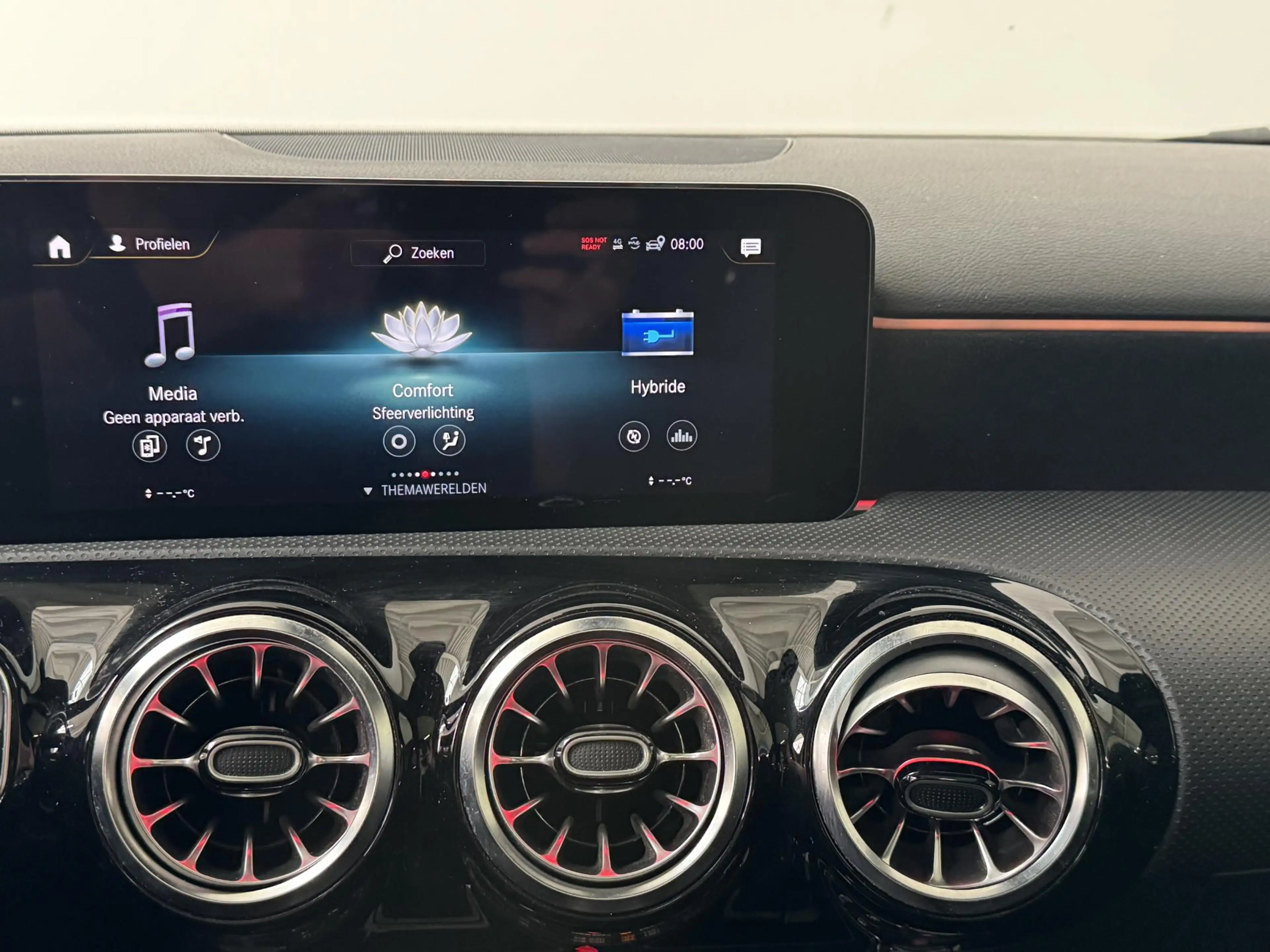 Mercedes-Benz A 250 e AMG Line | Binnen — photo 31