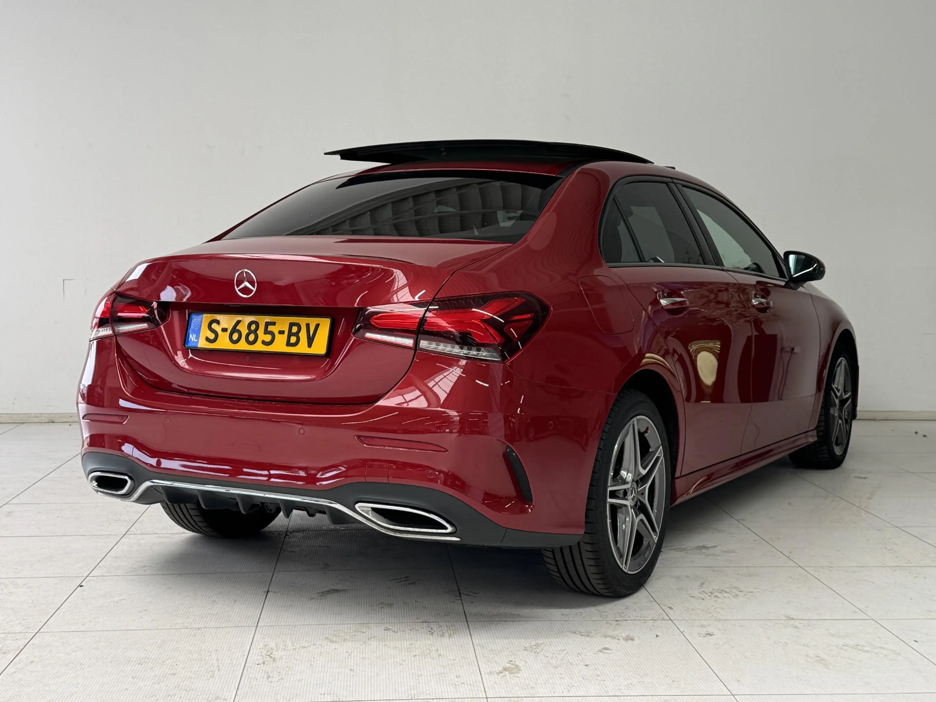 Mercedes-Benz A 250 e AMG Line | Binnen — photo 2