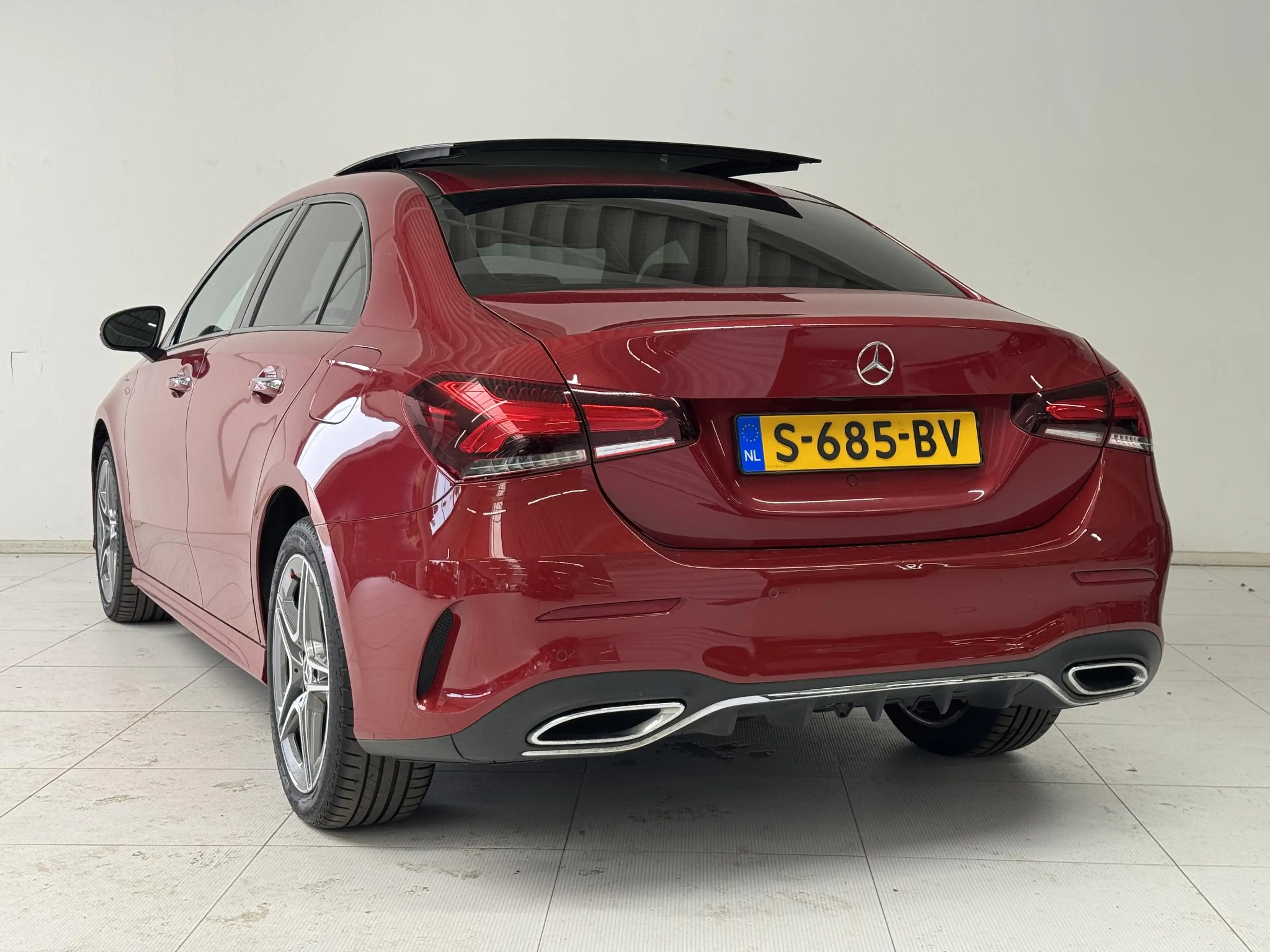 Mercedes-Benz A 250 e AMG Line | Binnen — photo 6