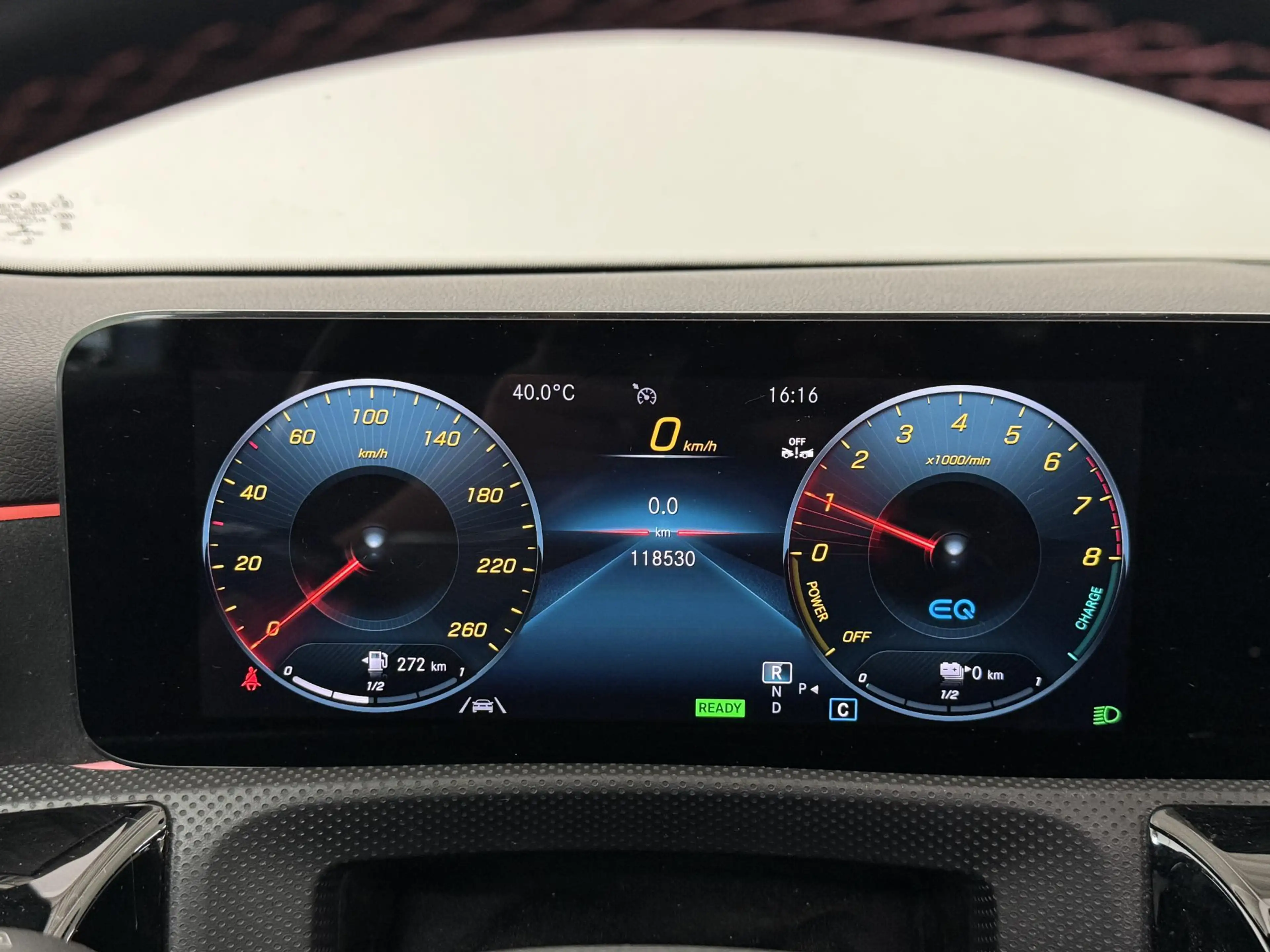 Mercedes-Benz A 250 e AMG Line | Binnen — photo 4