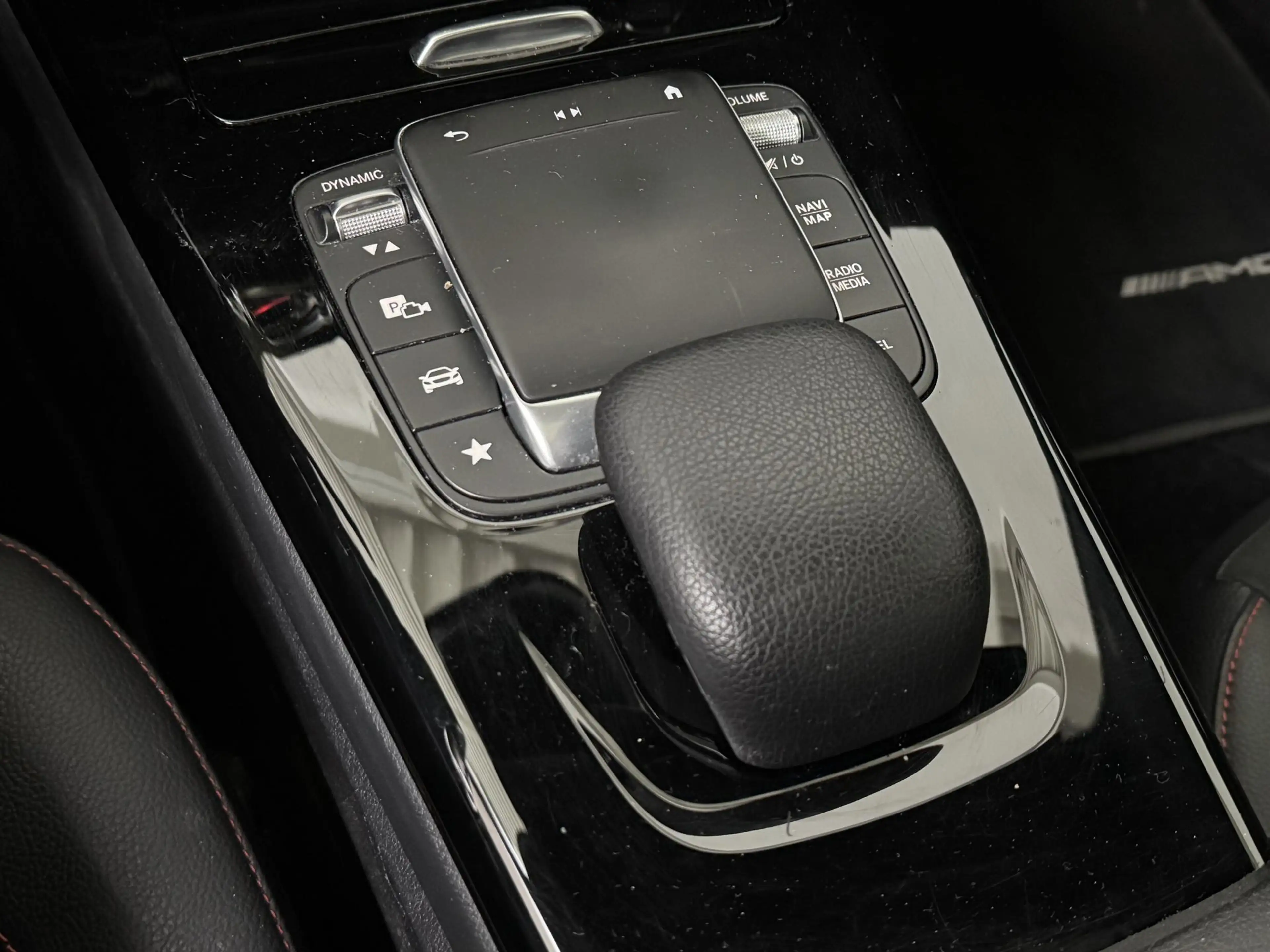 Mercedes-Benz A 250 e AMG Line | Binnen — photo 34
