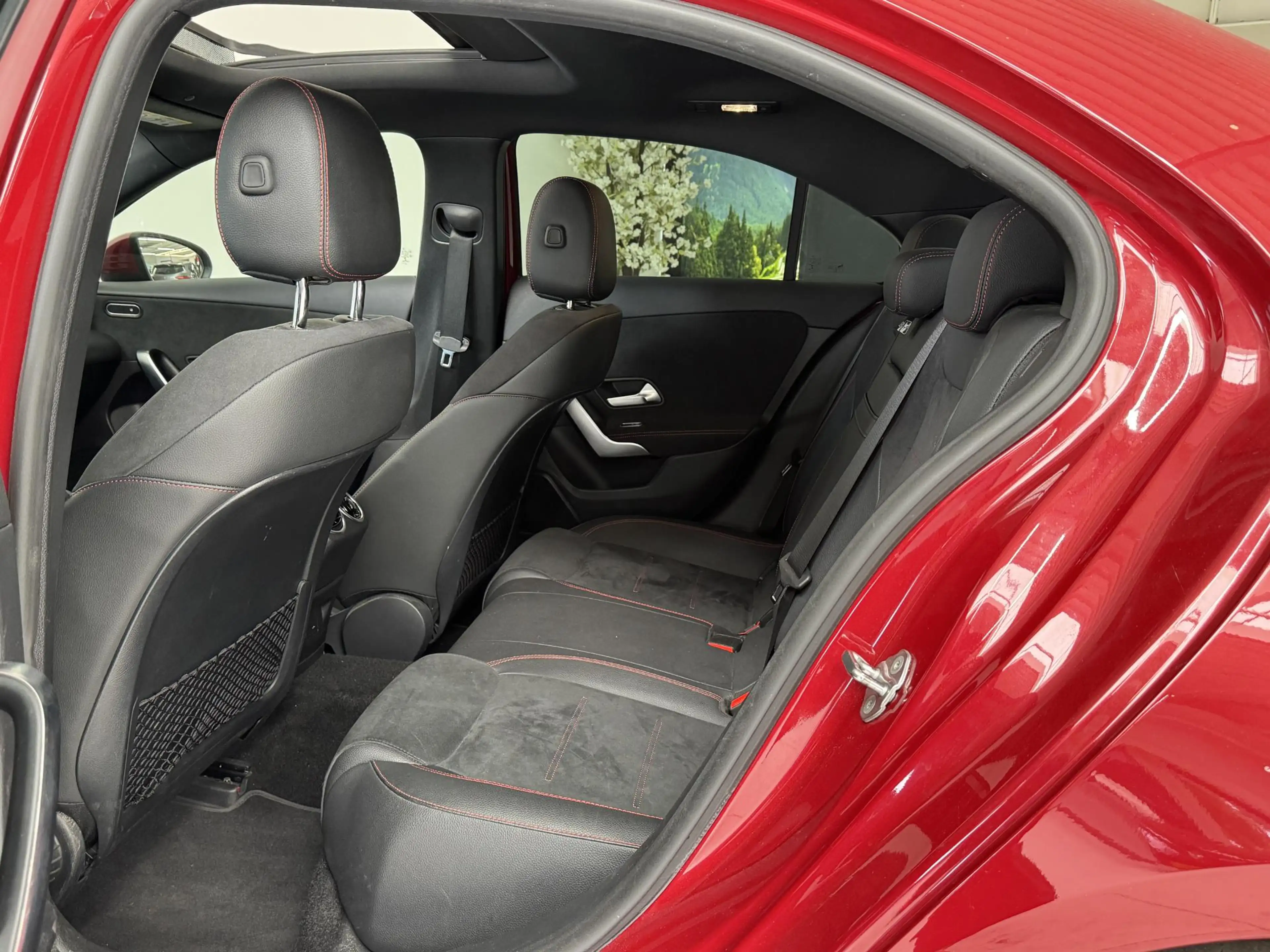 Mercedes-Benz A 250 e AMG Line | Binnen — photo 37