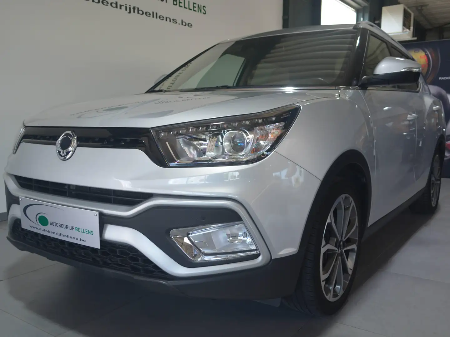 SsangYong XLV XLV 1.6i e-XGi 2WD Crystal / LEDER / NAVI + CAMERA / FULL Silber - 2
