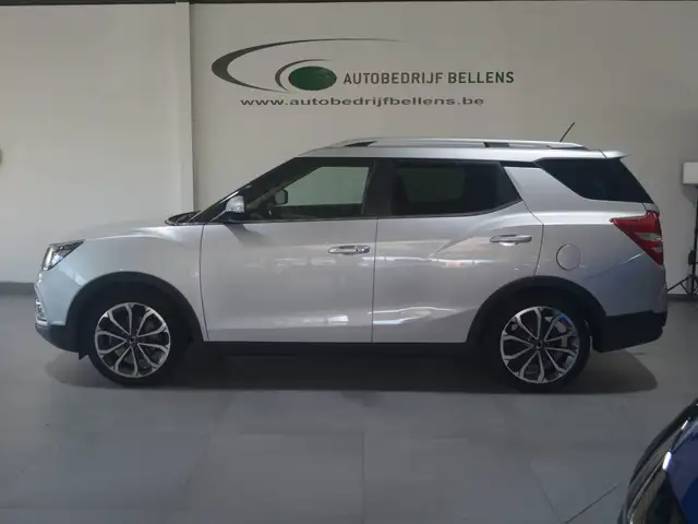 SsangYong XLV XLV 1.6i e-XGi 2WD Crystal /  LEDER / NAVI + CAMERA / FULL